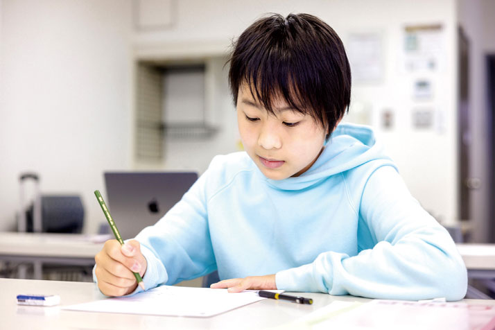 勉強中の生徒